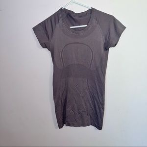 Lululemon purple top